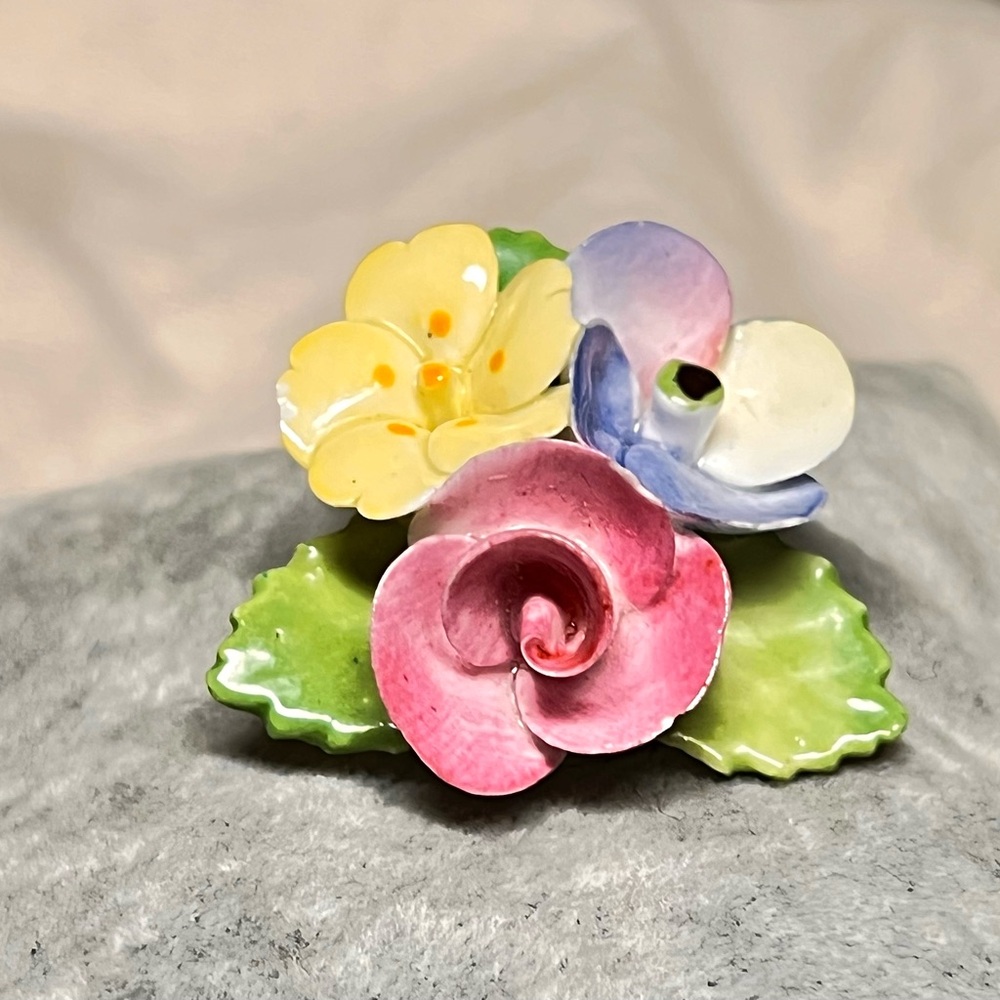 Vintage Cara China Staffordshire Floral Brooch Hand Painted Ceramic Rose Pansy